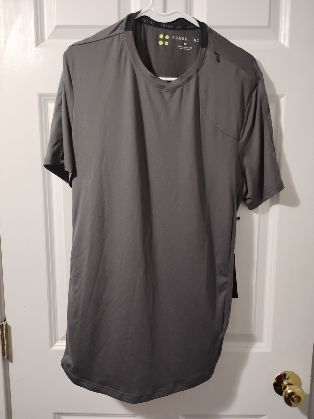 Men's Short-Sleeve Performance Tee in Gray